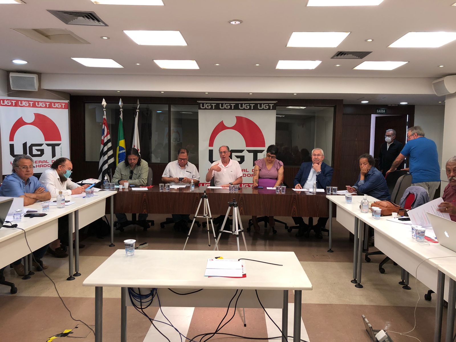 Presidentes das centrais sindicais participam de reunião da equipe de transição do Governo Federal
