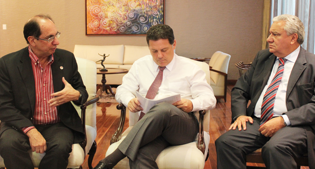 Pressão da UGT faz governador de Goiás anunciar a criação de piso salarial regional