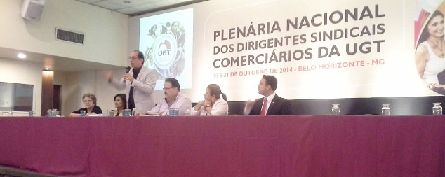 Propostas marcam o segundo dia da Plenária Nacional dos Comerciários