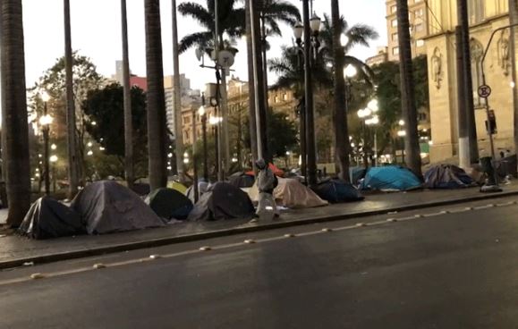 Quantidade de famílias em situação de miséria na cidade de SP cresce 5,52% entre janeiro e abril de 2022, diz Prefeitura