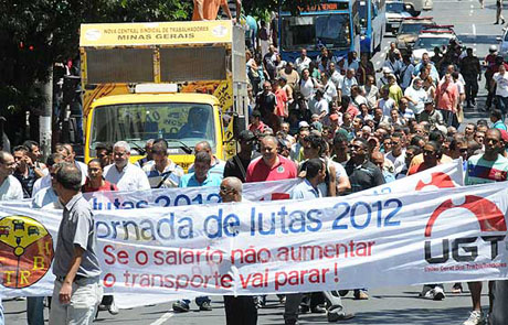 Rodoviários aceitam reajuste, mas greve continua