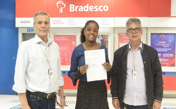 SINDICATO GARANTE EMPREGO E DIREITOS DE BANCÁRIA DEMITIDA PELO BRADESCO