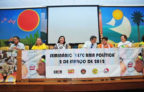 Seminário marca a luta das mulheres pela igualdade e fortalecimento político