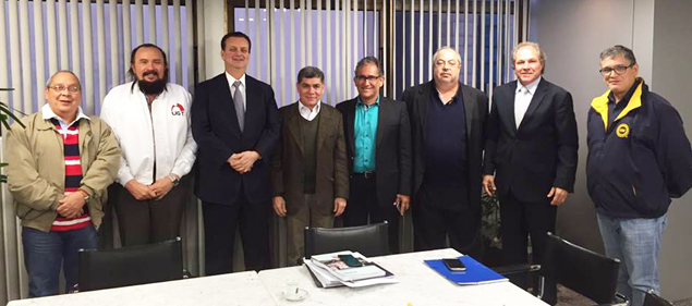 Sindicalistas da UGT participam de reunião com o ministro das Comunicações