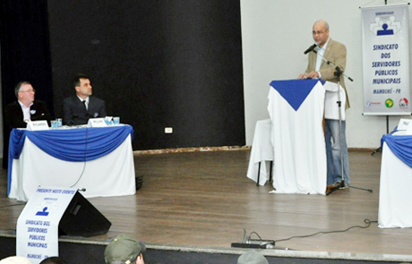 Sindicato dos Servidores de Mamborê realiza debate entre candidatos