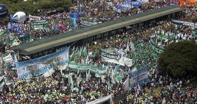 Sindicatos protestam contra governo Macri em Buenos Aires