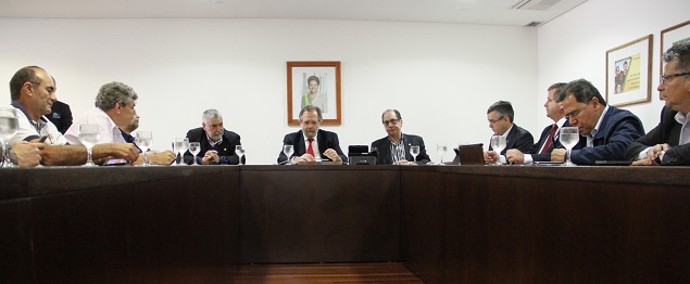 Trabalhadores e governo discutem empregabilidade