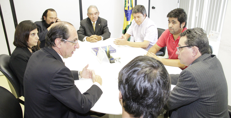 UGT debate representação de profissionais em telemarketing