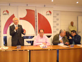 UGT discute com ministro Mangabeira mudanças na relação trabalho e capital.