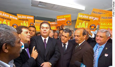 UGT e demais centrais defendem maior reajuste do salário mínimo para 2011
