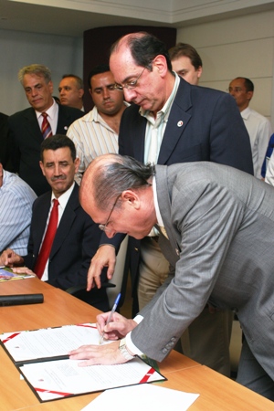 UGT firma protocolo com Estado na área da qualificação profissional.