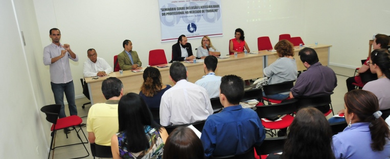 UGT inicia seminário pela inclusão no mercado de trabalho