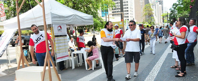 UGT promove coleta de assinaturas contra os juros dos cartões de crédito