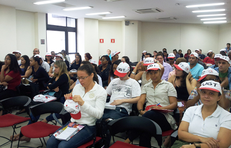 UGT recebe alunos do curso de Administração da UNIESP