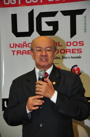 UGT recebe ministro da Previdência e defende fim do fator previdenciário