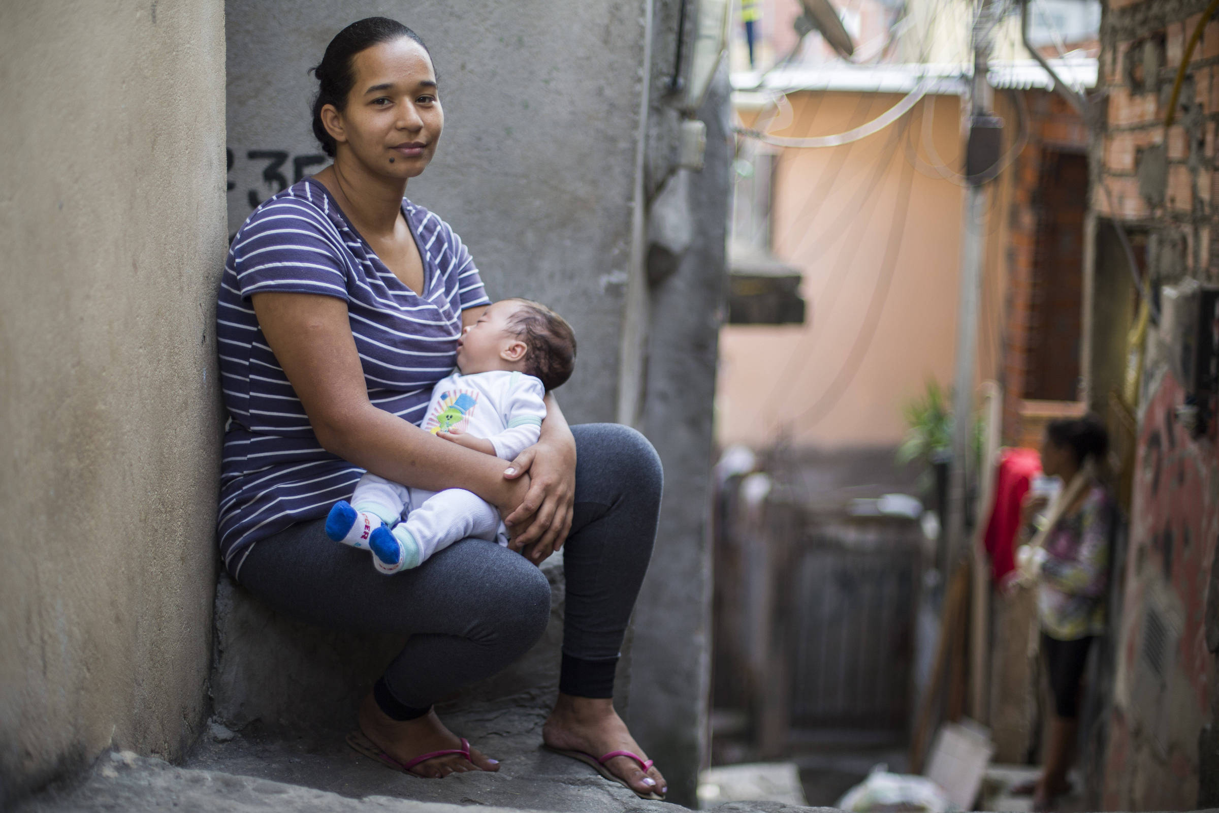 Viver com até R$ 47 por mês obriga a escolher entre comida e higiene