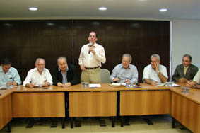 Zé Dirceu faz palestra para lideranças da UGT